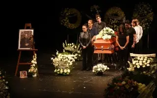 Imagen Solicitan a UV que Teatro 'La Caja' y una cátedra lleven el nombre de Francisco Beverido
