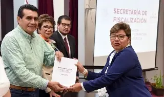 Imagen Congreso entrega cartas de liberación de deuda pública a ayuntamientos