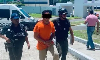 Imagen Madre de Alondra pide justicia para su hija previo a la audiencia por feminicidio en la Fiscalía de Veracruz