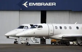 Imagen Embraer se 'salva' de aranceles de Trump: aeronáutica brasileña exenta del impuesto de 50%