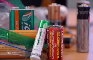 Imagen ¡No tires tus pilas a la basura! Este centro de reciclaje en Veracruz las acepta