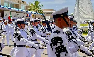 Imagen Se gradúan alumnos de Intendencia Naval y Electromecánica Naval en Antón Lizardo 