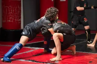 Imagen Escuela de artes marciales suspende a alumno que golpeó a maestro en Hidalgo