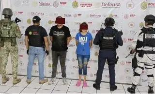 Imagen Caen dos con drogas, arma y moto en Manlio Fabio Altamirano, Veracruz