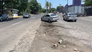 Imagen Se quejan por una zanja en la obra abandonada en la avenida Miguel Alemán de Veracruz 