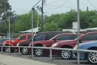 Imagen Comando armado irrumpe en agencia y roba 6 autos en Morelos 