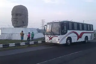 Imagen Anuncian rehabilitación de carretera de la Cabeza Olmeca y Paseo de la Armada, en el puerto de Veracruz
