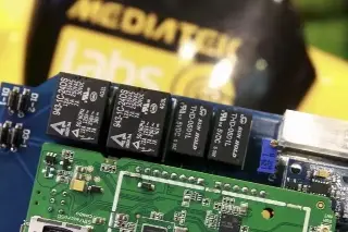 Imagen Trump planea aranceles del 100 % a chips y semiconductores
