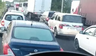 Imagen Tome precauciones, se registra cierre parcial de circulación en autopista de Veracruz