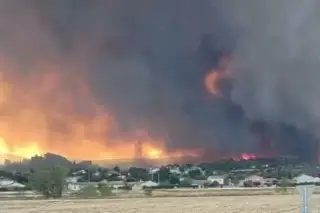 Imagen Fuego avanza en megaincendio de Francia; quema 16.000 hectáreas 