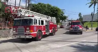 Imagen Realizan bomberos conurbados desfile en Boca del Río 