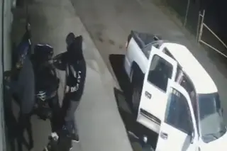 Imagen Comando armado mata a 8 personas en bar en Guanajuato 