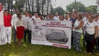 Imagen Trabajadores del ISSSTE acusan falta de climas en el hospital de Veracruz 