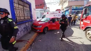 Imagen Mujer de la tercera edad atropella a 2 hombres en Córdoba, Veracruz; los reportan graves