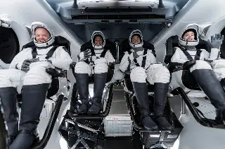 Imagen Trump firma decreto para facilitar turismo espacial en EU