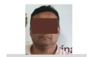 Imagen Es policía municipal de Xalapa, el detenido por cobrar derecho de piso a comerciantes