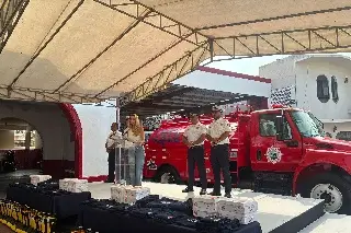 Imagen Bomberos de Veracruz cuenta con una nueva unidad para atender los incendios 
