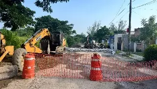 Imagen Continúa la obra para reparar el deslave en Lomas de Río Medio III