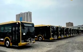 Imagen Ya vienen en camino los nuevos camiones para Veracruz - Boca del Río, informa Nahle 