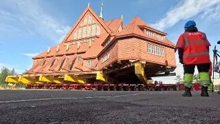 Imagen Trasladan iglesia de más de 600 toneladas en Suecia