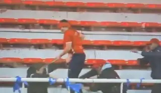 Imagen Indigna violenta pelea en estadio de Argentina que deja más de 90 detenidos (+Videos)