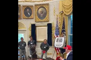 Imagen Trump invita a la Oficina Oval a trabajadores que realizan obras en la Casa Blanca (+Video) 