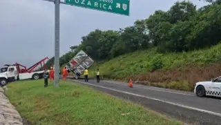 Imagen Se registra cierre parcial de circulación en carretera de Veracruz 