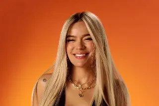 Imagen Karol G, primera estrella invitada latina en el cabaré Crazy Horse de París