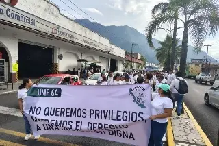 Imagen Trabajadores del IMSS en Orizaba se suman a protesta nacional por pensiones dignas