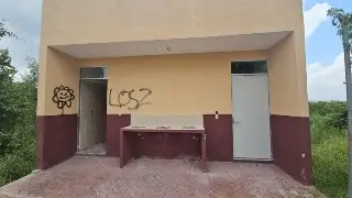 Imagen Se roban hasta la puerta de los baños en ciclovía de Poza Rica, Veracruz 