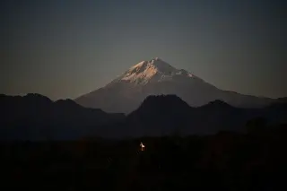 Imagen Reforestar, único recurso para aminorar efectos del cambio climático en Pico de Orizaba: Sheinbaum