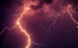 Imagen Niño y su tío mueren tras ser impactados por un rayo en Las Choapas, Veracruz