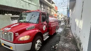 Imagen Se incendia vivienda en colonia de Veracruz 