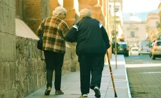 Imagen ¿Qué actividades pueden realizar los adultos mayores para tener buena salud?