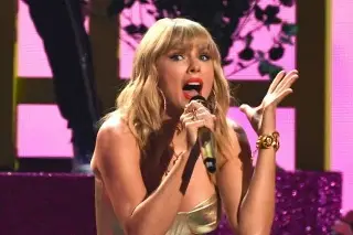 Imagen Prepárate: checa estos 5 outfits para celebrar la boda de Taylor Swift
