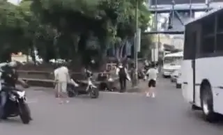 Imagen Muere niña de 4 años atropellada por camión cuando pedía dinero, en Cuernavaca