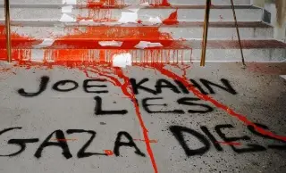Imagen Vandalizan casa de un ejecutivo de The New York Times por su cobertura de Gaza