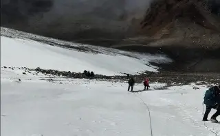 Imagen Alpinista sufre accidente en el Pico de Orizaba; resulta con posible fractura 