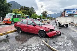 Imagen Se registra fuerte accidente en colonia de Río Blanco, Veracruz; hay 2 lesionados 