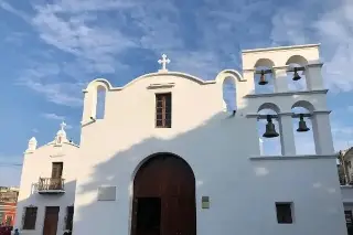 Imagen Mañanitas, procesión y pláticas en las fiestas de la Iglesia del Cristo en Veracruz