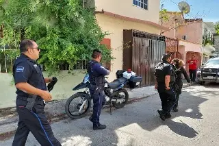 Imagen A medio día, los asaltan a punta de pistola afuera del banco en Xalapa, Veracruz
