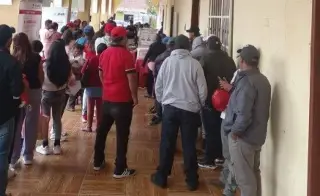 Pobladores toman Palacio Municipal de Ayahualulco, Veracruz; esto exigen 