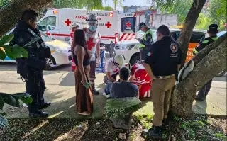 Aparatoso accidente en colonia de Córdoba, Veracruz; hay 2 lesionados 