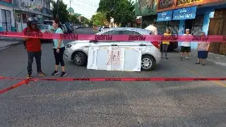 Imagen Vecinos bloquean avenida de Veracruz; acusan falta de luz 