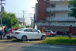 Imagen Aparatoso accidente en Cuauhtémoc y Arista