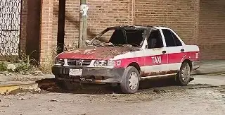 Imagen Se incendia taxi en Álamo