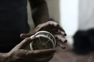 Realizan taller de revelado análogo en la Fototeca de Veracruz