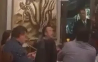 Exhiben a Cuitláhuac García, ex gobernador de Veracruz en restaurante de lujo en CDMX 