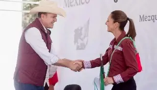 Imagen Gobernador priista de Durango se declara 'claudista'