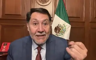 Imagen Estudiante encara a Noroña; senador le exige pruebas (+Video)